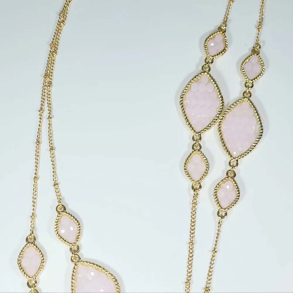 NWT-AMRITA SINGH-LIGHT PINK CRYSTALS AND GOLD NECKLACE - Picture 8 of 8